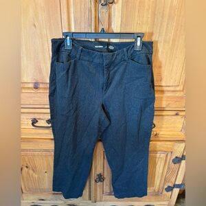 Old Navy Black High Rise pixie straight cropped pants.